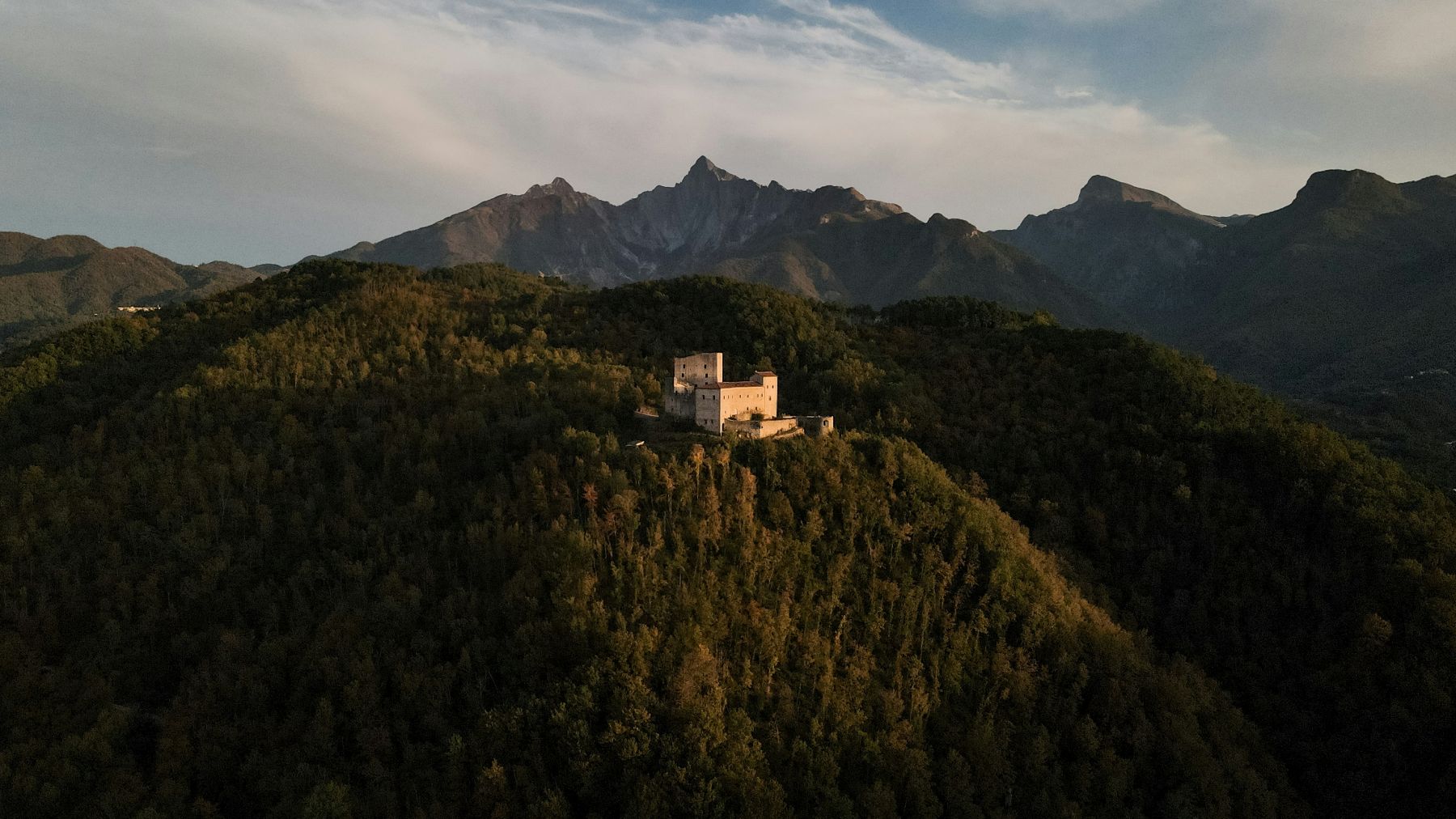 Hillside Chateau in Montepulciano, Italy – DEMO - Slide