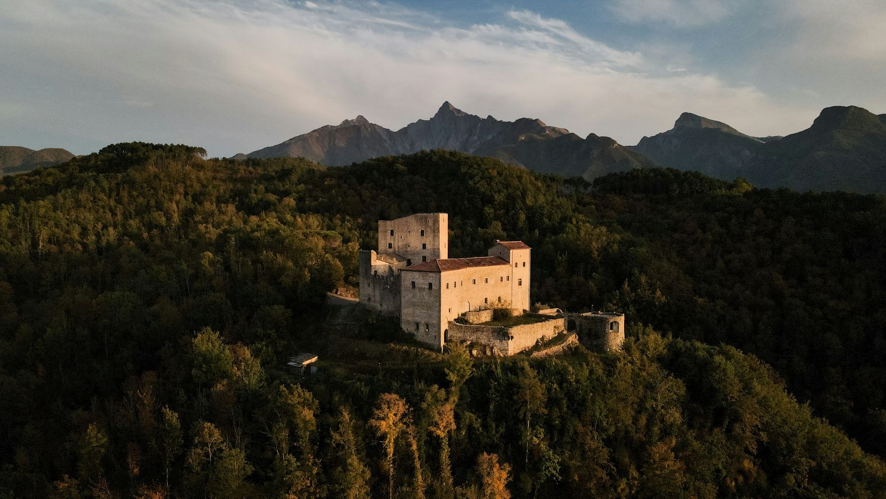 Hillside Chateau in Montepulciano, Italy – DEMO - Slide
